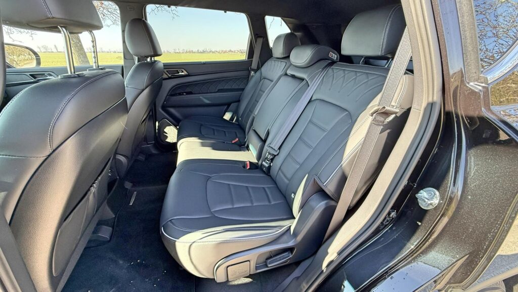 KGM Rexton Premium 4WD zadne sedadla