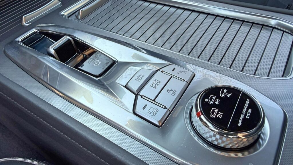 KGM Rexton Premium 4WD prepinac