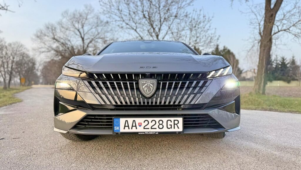 Peugeot 308SW Front