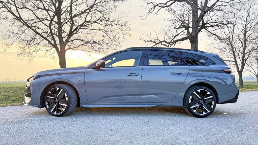 Peugeot 308SW profil