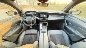 Peugeot 308SW cabin