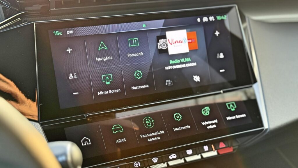 Peugeot 308SW infotainment