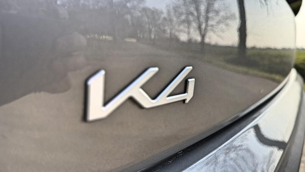 Nová KIA K4 logo