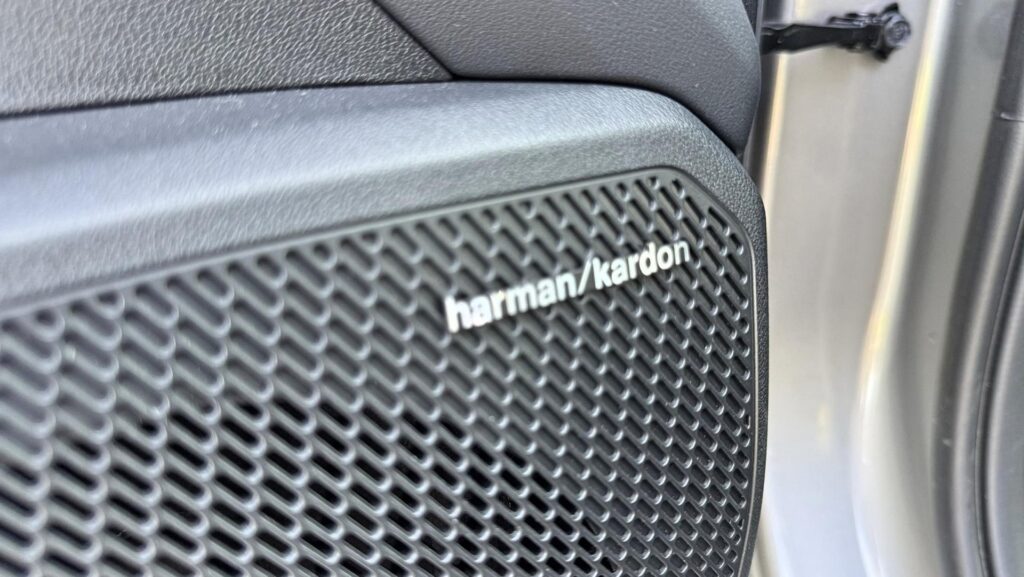 Nová KIA K4 harman