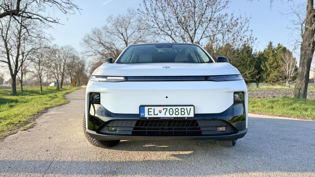 Leapmotor B10 EV front