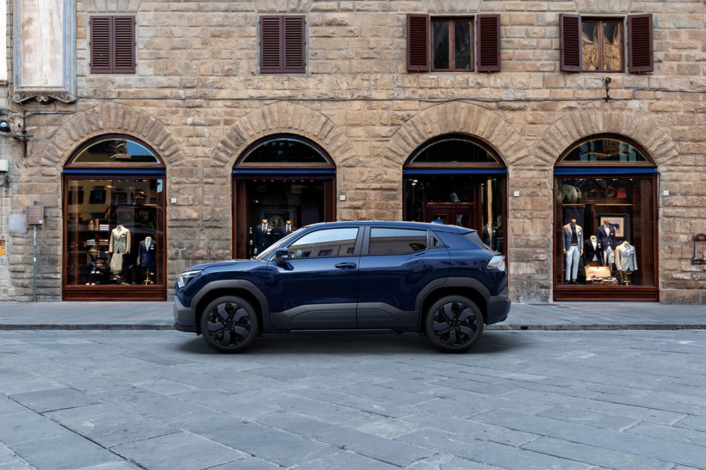 Suzuki e Vitara profil