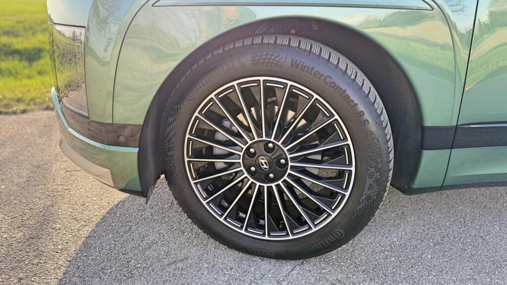 IONIQ 9 Calligraphy wheels