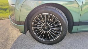 IONIQ 9 Calligraphy wheels
