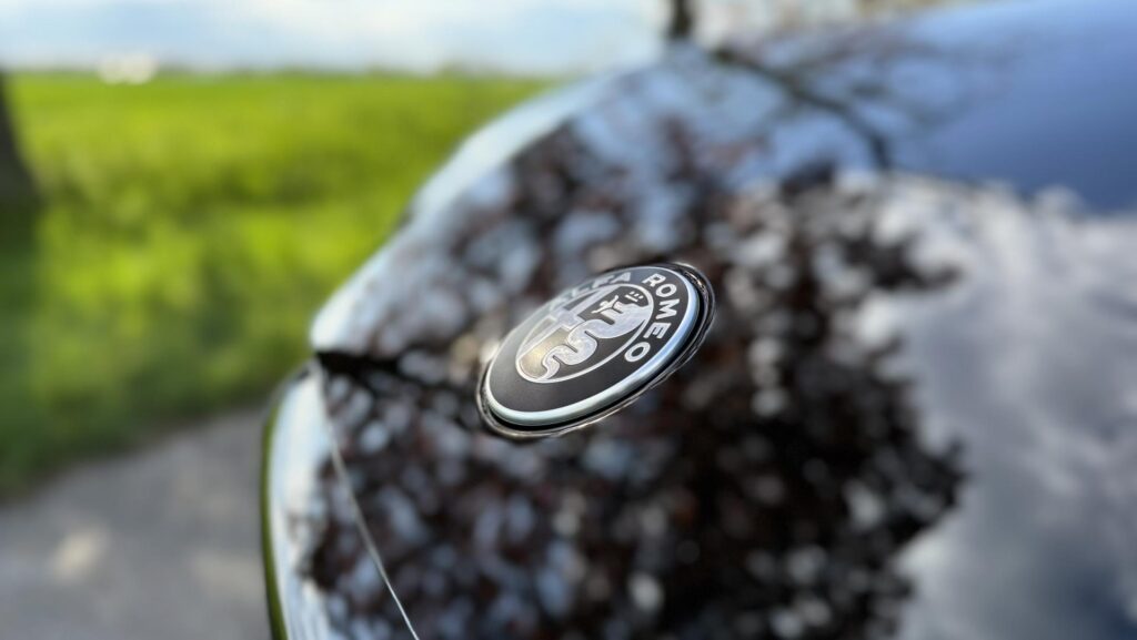 Alfa Romeo Junior logo