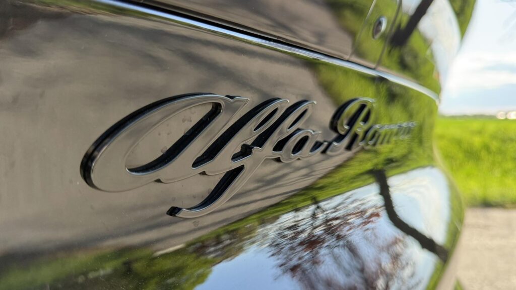Alfa Romeo Junior logo back