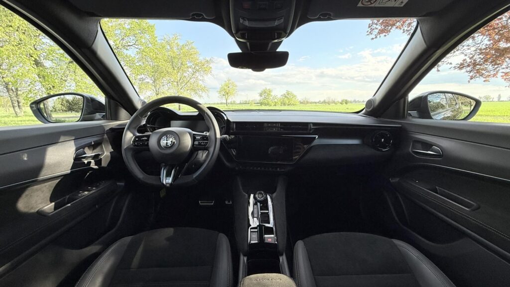 Alfa Romeo Junior interier