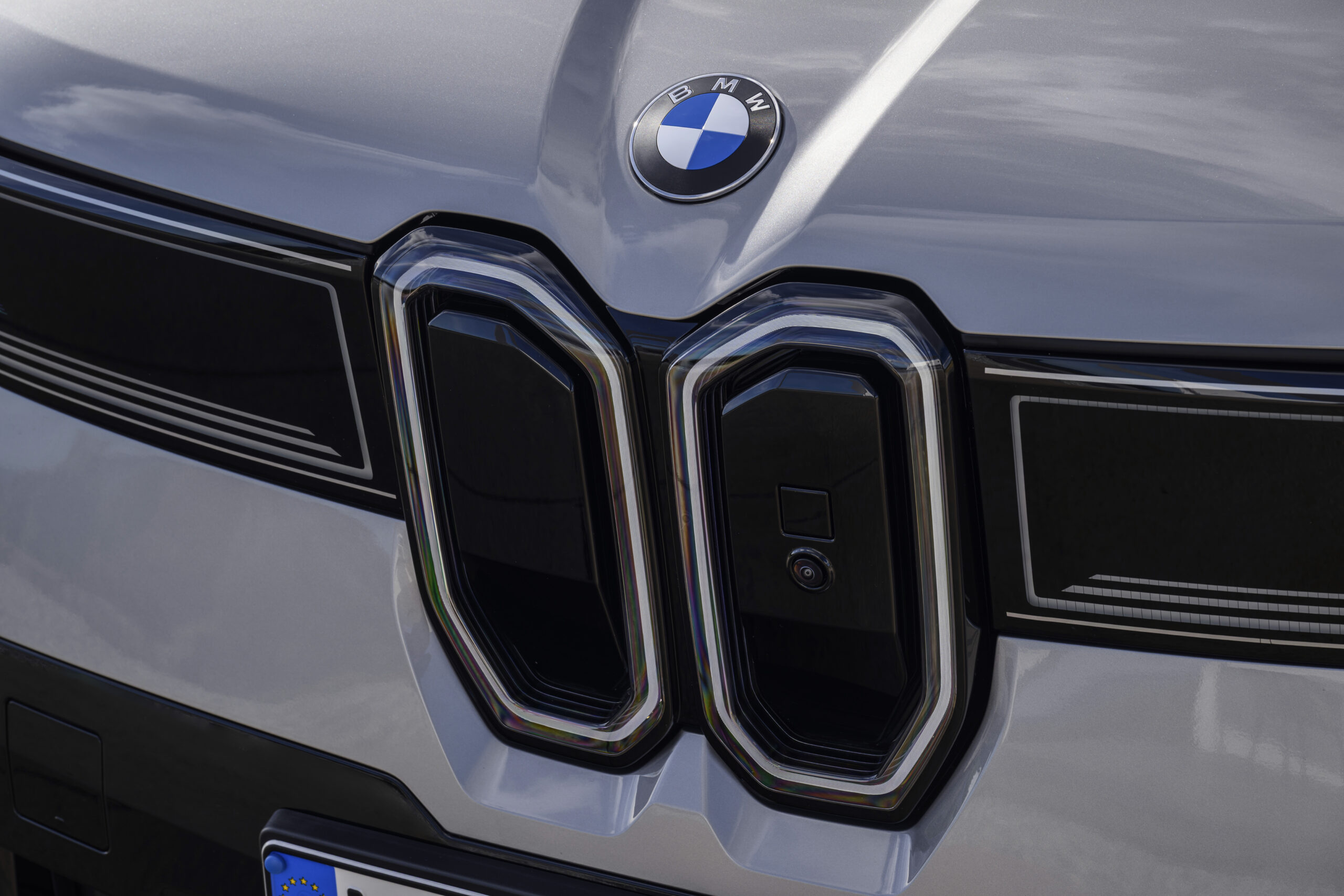 Nové BMW iX3 40 prichádza - poznáme cenu aj detaily