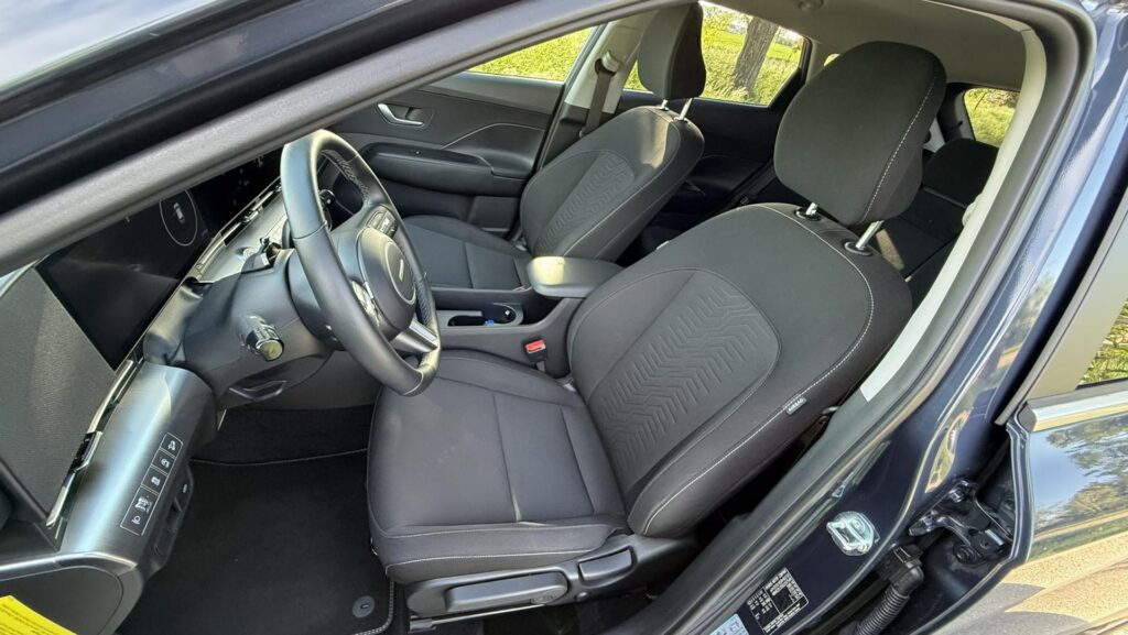 Hyundai KONA Family sedačky vpredu
