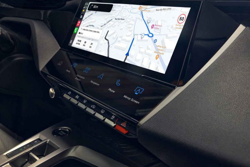 Peugeot PHEV 308 infotainment