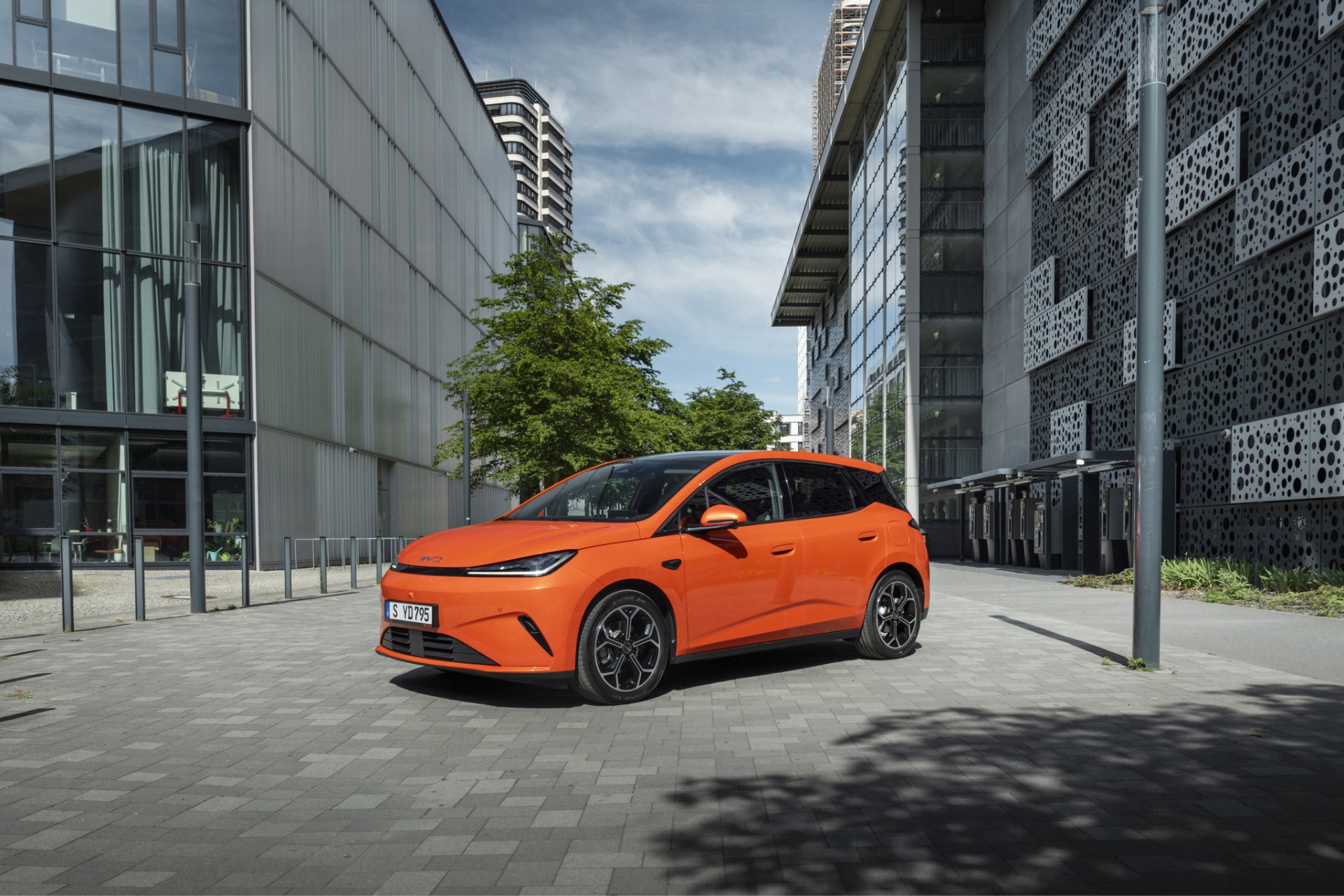BYD vytiahol proti Yarisu a Cliu silný tromf. Model Dolphin G DM-i ponúkne unikátny pohon v tejto triede