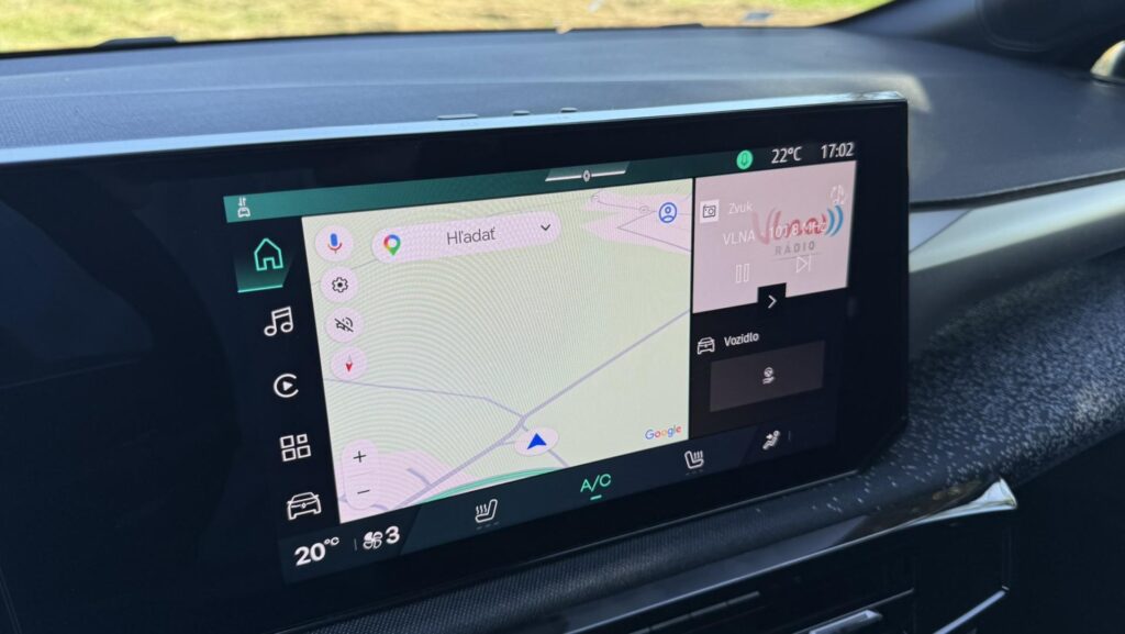 Renault Clio TCe infotainment
