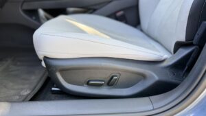 BYD Seal6 DM-i Touring sedadlá vpredu