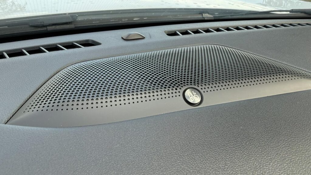 Ford KUGA PHEV Bang Olufsen