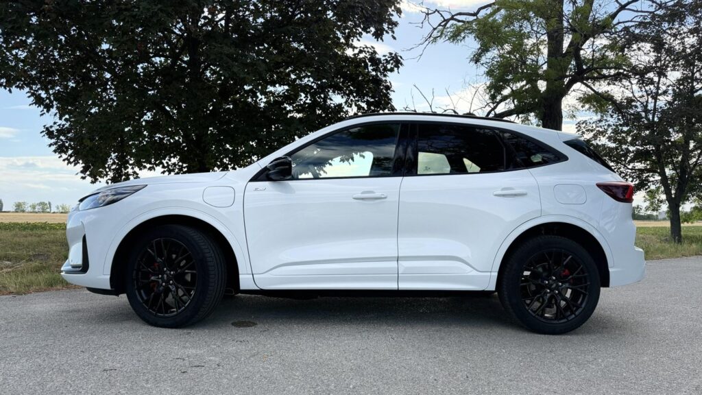 Ford KUGA PHEV profil