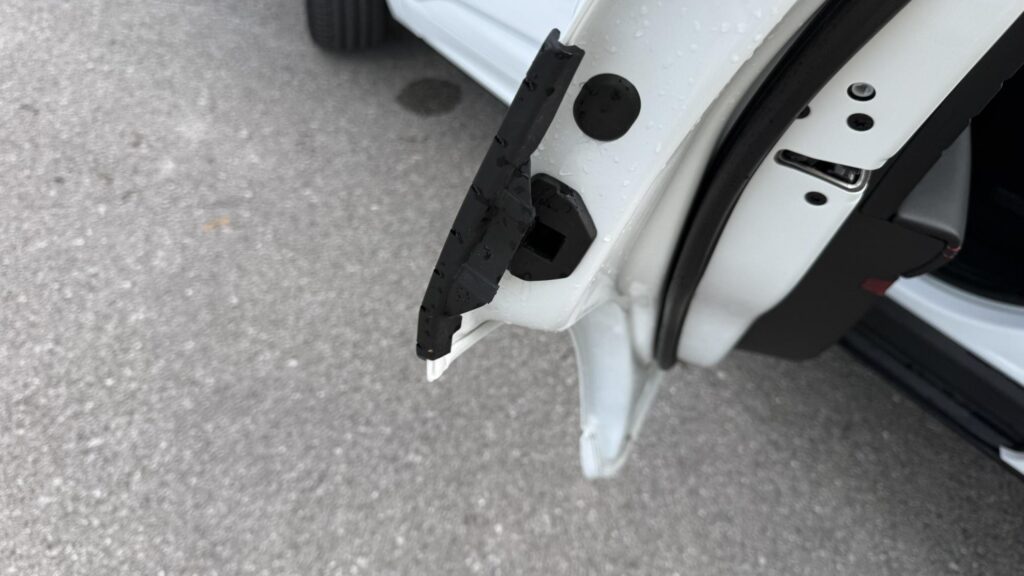 Ford KUGA PHEV chránič dverí