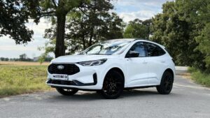 Ford KUGA PHEV ST-Line X title
