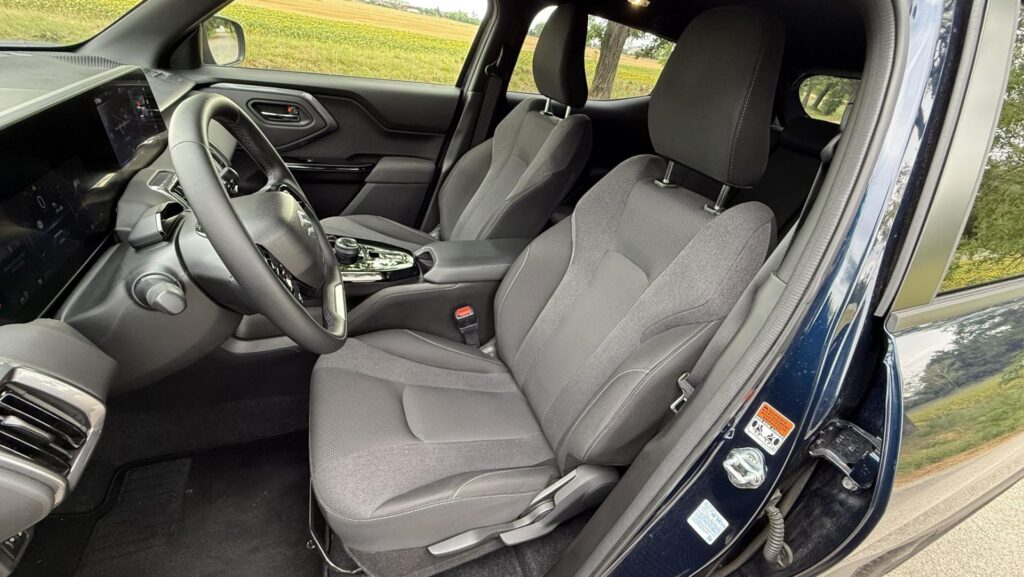 Suzuki e Vitara predné sedačky