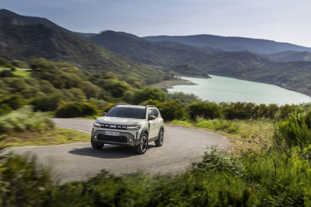 Dacia hybrid 4x4