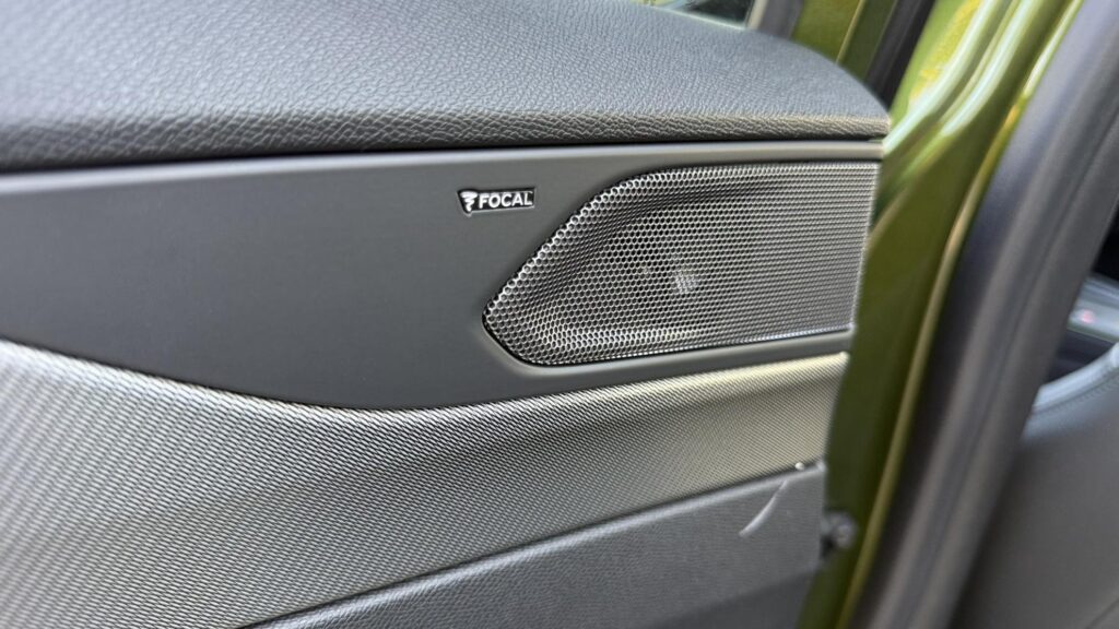 Peugeot 408 Hybrid Focal