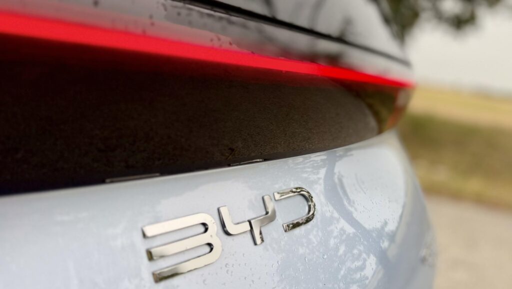 BYD Dolphin Surf 898
