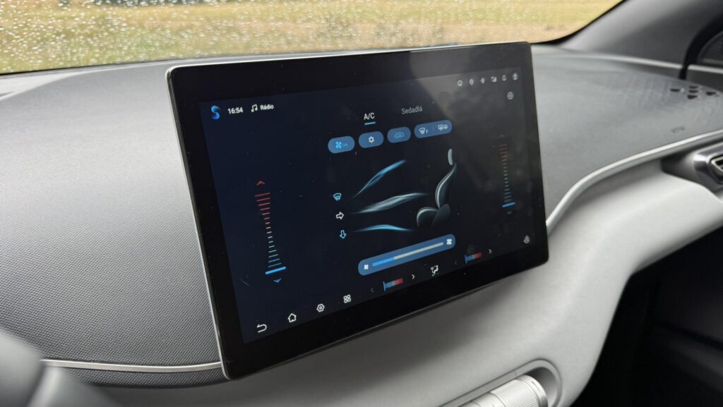 Otočný 10,1-palcový infotainment BYD Dolphin Surf