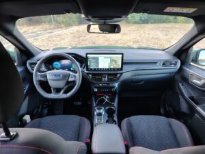 Ford Kuga hybrid interiér