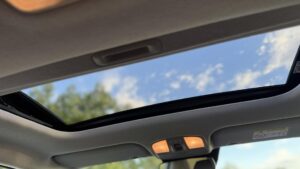 KIA Stonic strešné okno