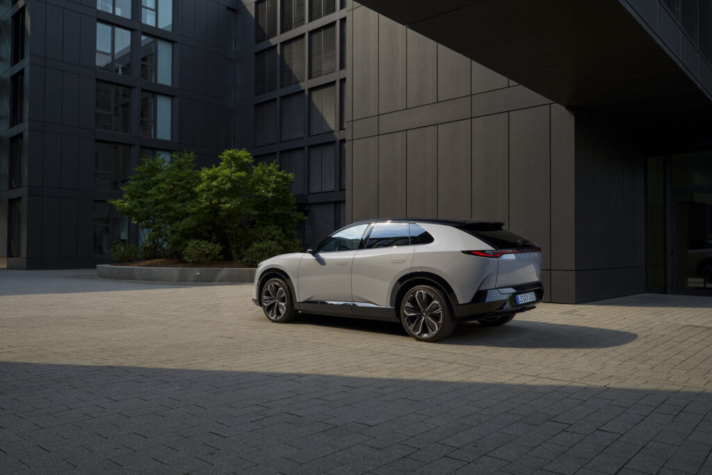 Mazda CX-6e