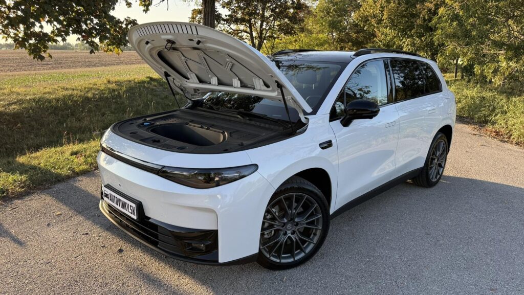 Leapmotor C10 AWD frunk