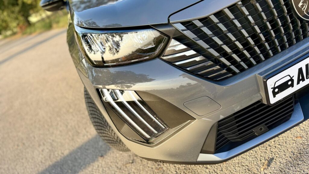 Peugeot 2008 1.2 TURBO svetlá