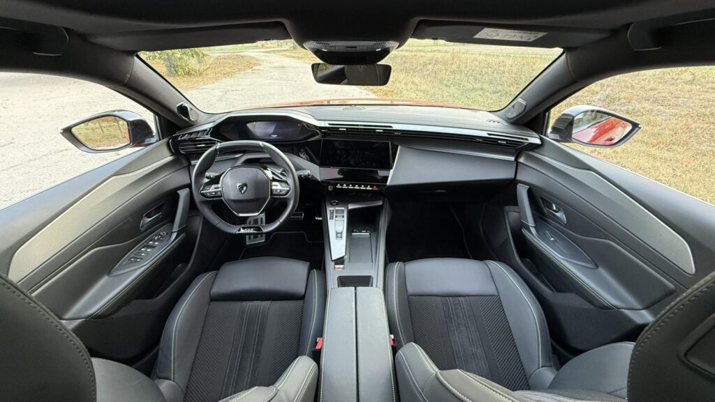 Peugeot 308 SW GT BlueHDi 130 intreriér