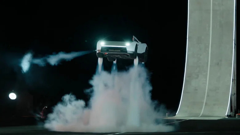 Tesla Roadster trysky
